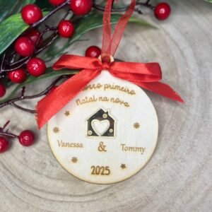 Enfeite “Nosso Primeiro Natal na Nova Casa” em MDF e Acrílico – Personalizado